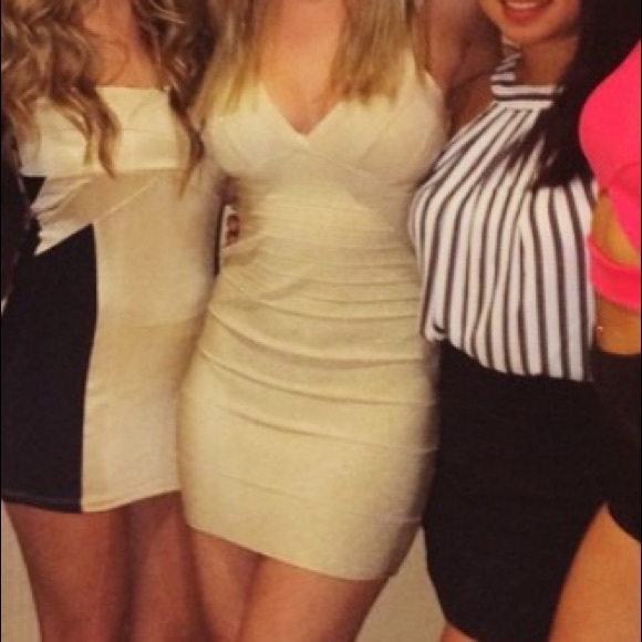 Discounted Bebe dress due to blue stains - Picture 4 of 4